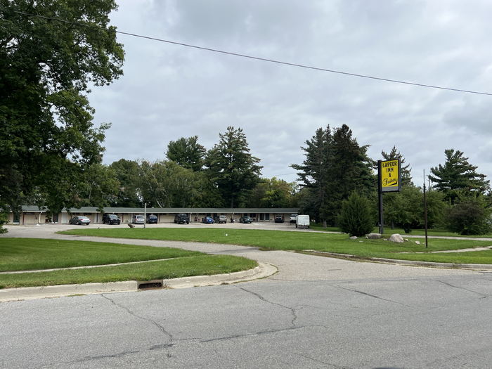 Lapeer Inn (Town & Country, Seatons Motel) - Sept 10Th 2023 (newer photo)